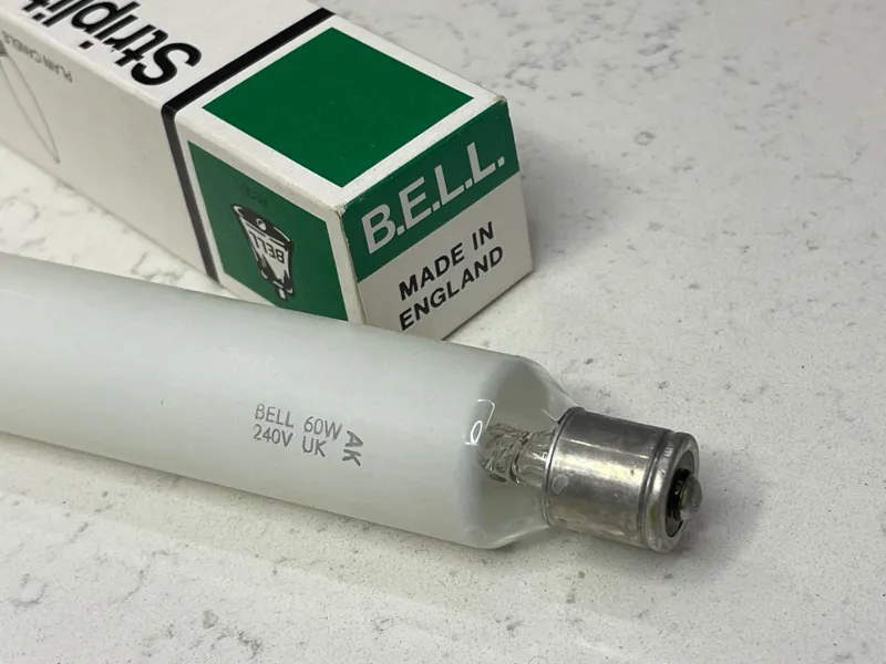 لامپ انگلیسی انتیک 60 وات B.E.L.L طول 284mm