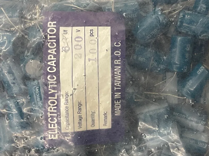 بسته 100 عددی خازن jamicon تایوانی 68uf 200v