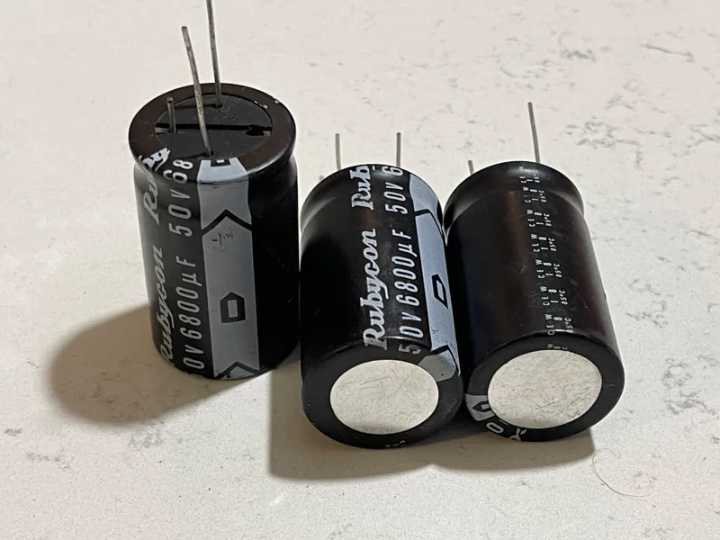 خازن روبیکون Rubycon ژاپنی 6800uf 50v