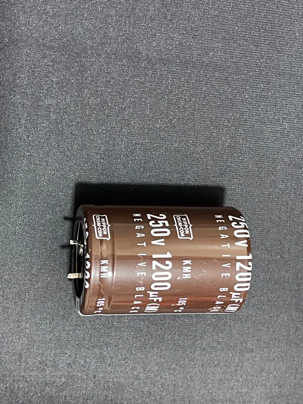 خازن nippon 1200میکرو 250 ولت