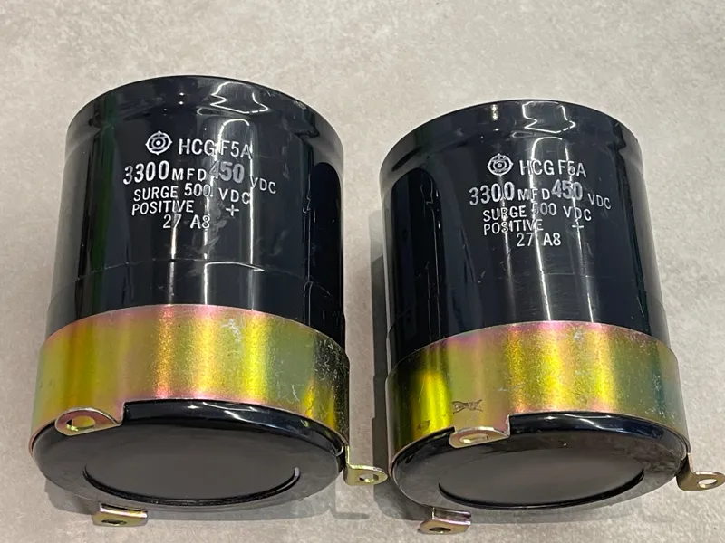 2 عدد خازن 3300uf 450v هیتاچی ارتفاع 96 میلیمتر