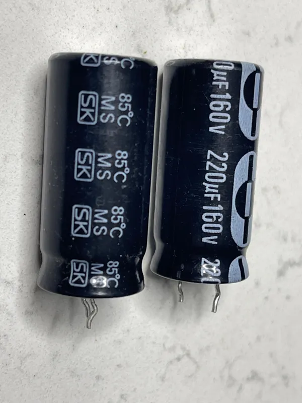 بسته 10 عددی خازن 220 میکرو 160 ولت jamicon اصلی