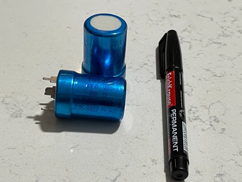 خازن 500 میکرو فارا 25 ولت آمریکایی موتورولا 4 عدد