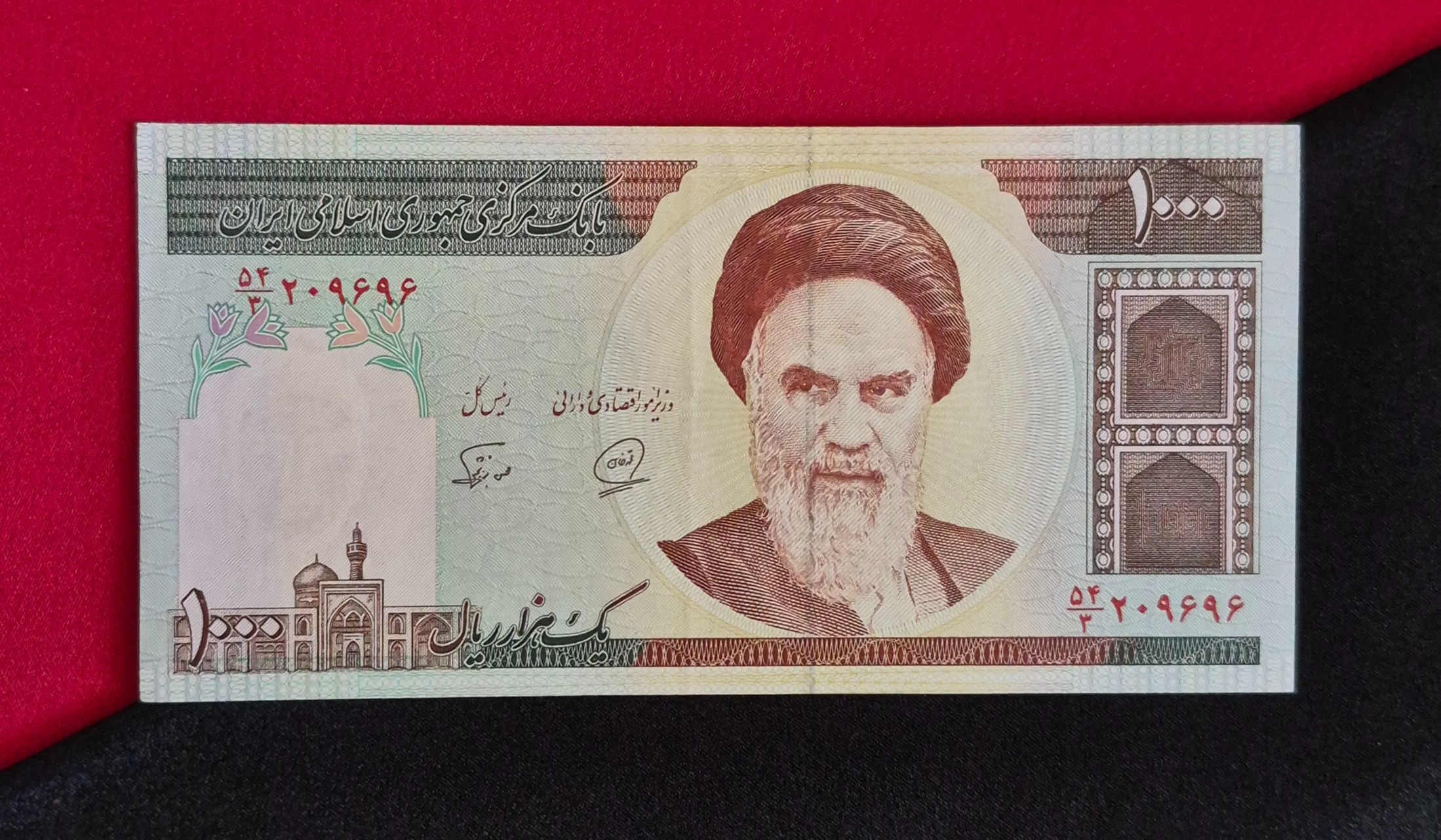 100 تومانی محمد خان، نور بخش گالری سعید