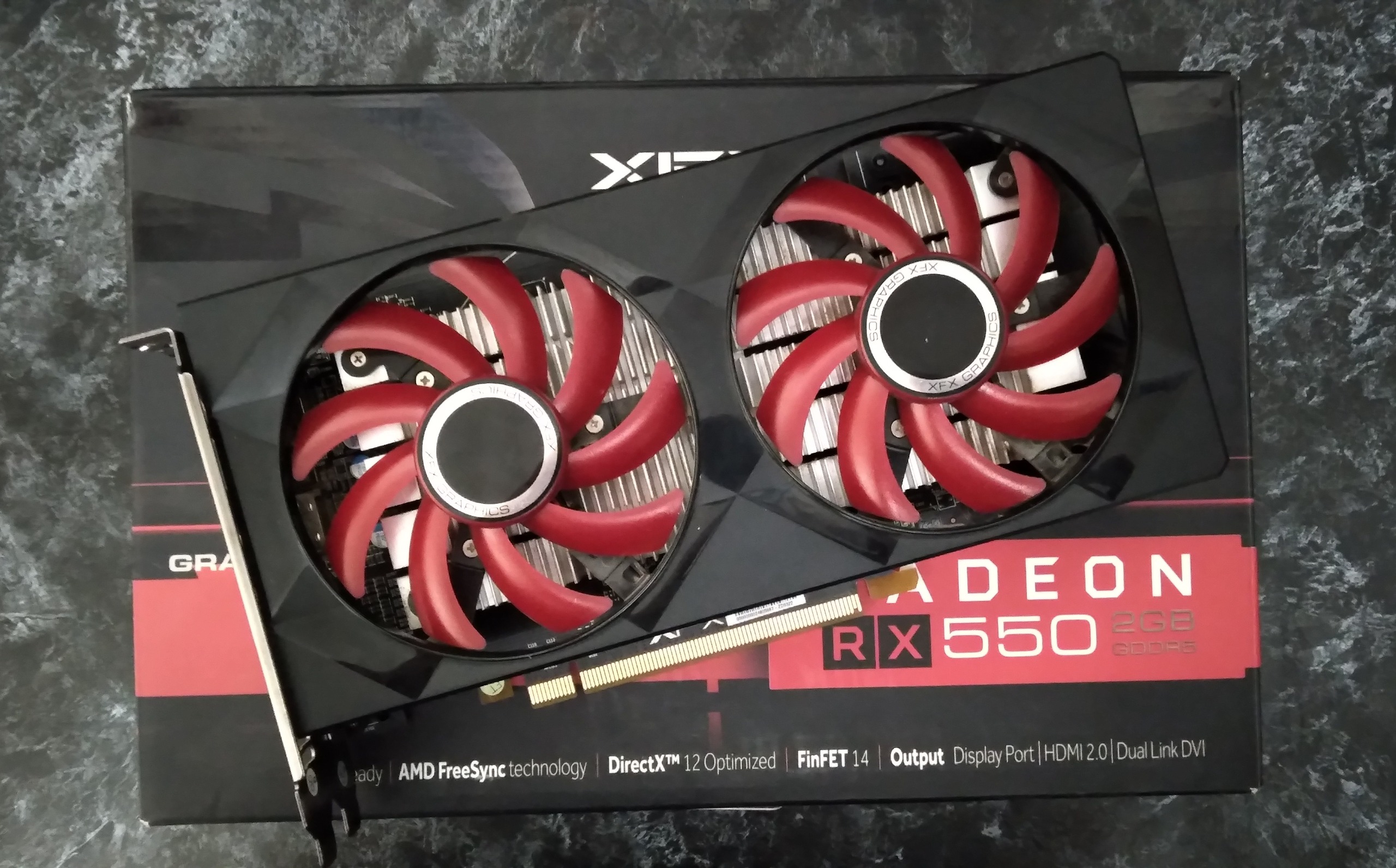 AMD RADEON XFX RX550 2GB