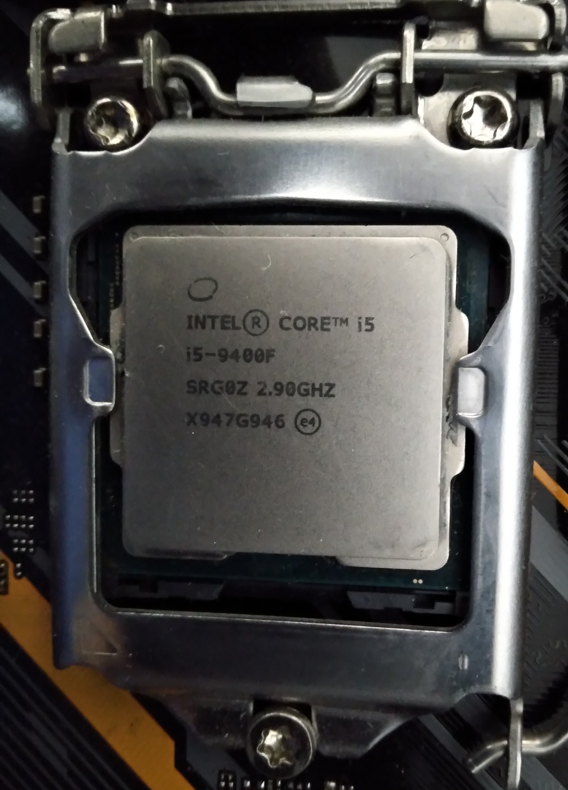 پردازنده intel Core i5 9400f