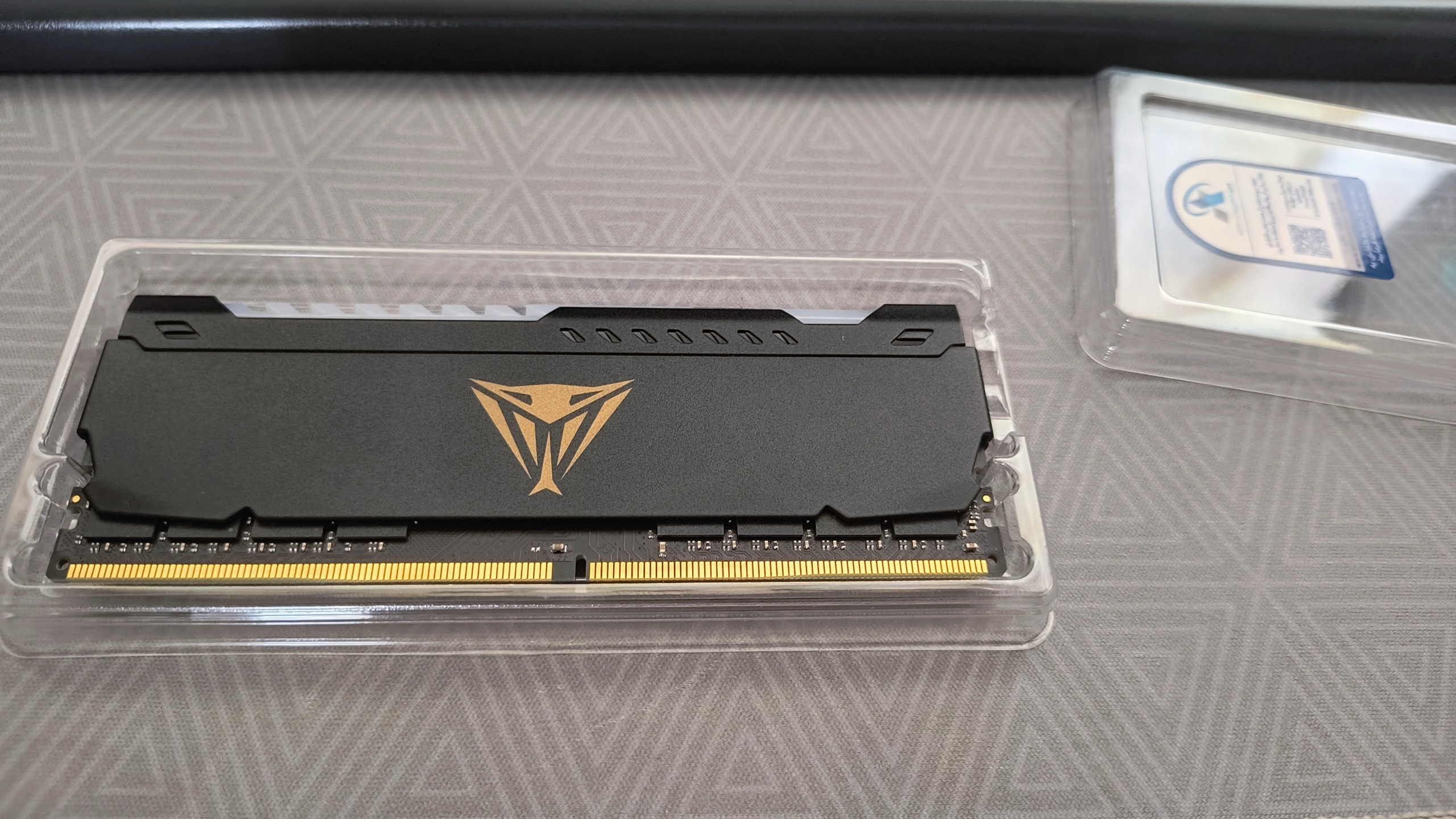 PATRIOT VIPER STEEL RGB 16GB 3200MHz