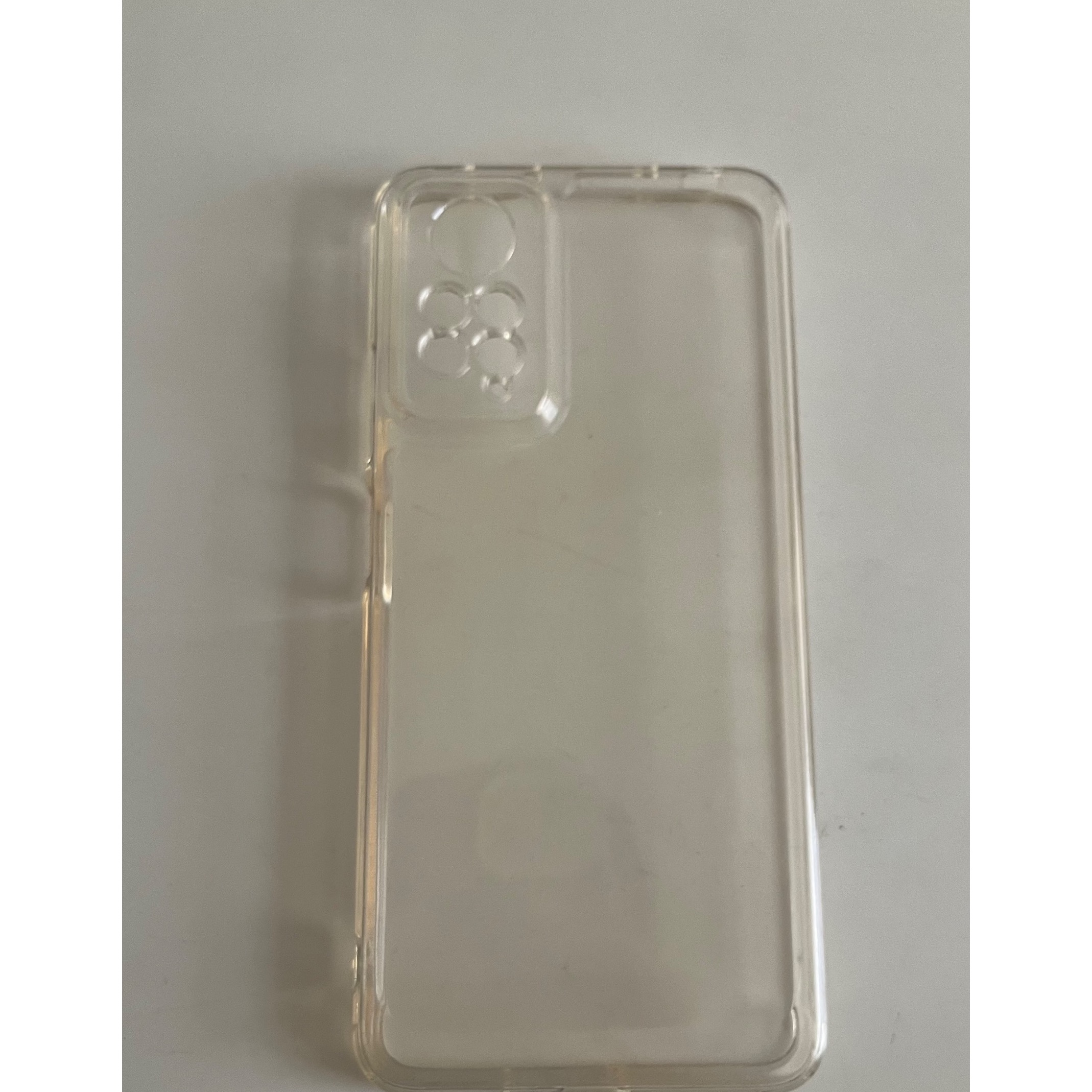 قاب بی رنگ ولی کمی زرد شده است Redmi note 12