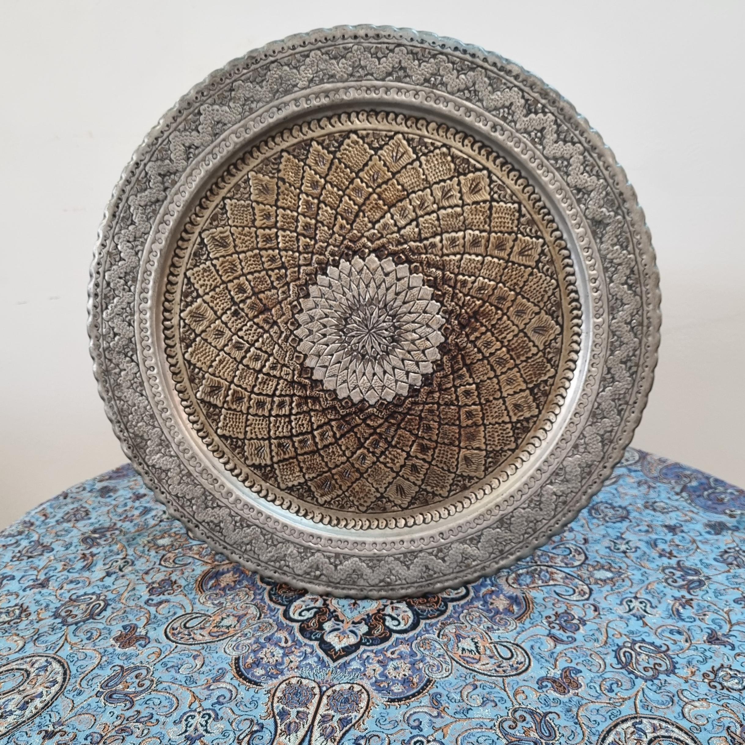 دیوارکوب مسی طرح اسلیمی قلم دست