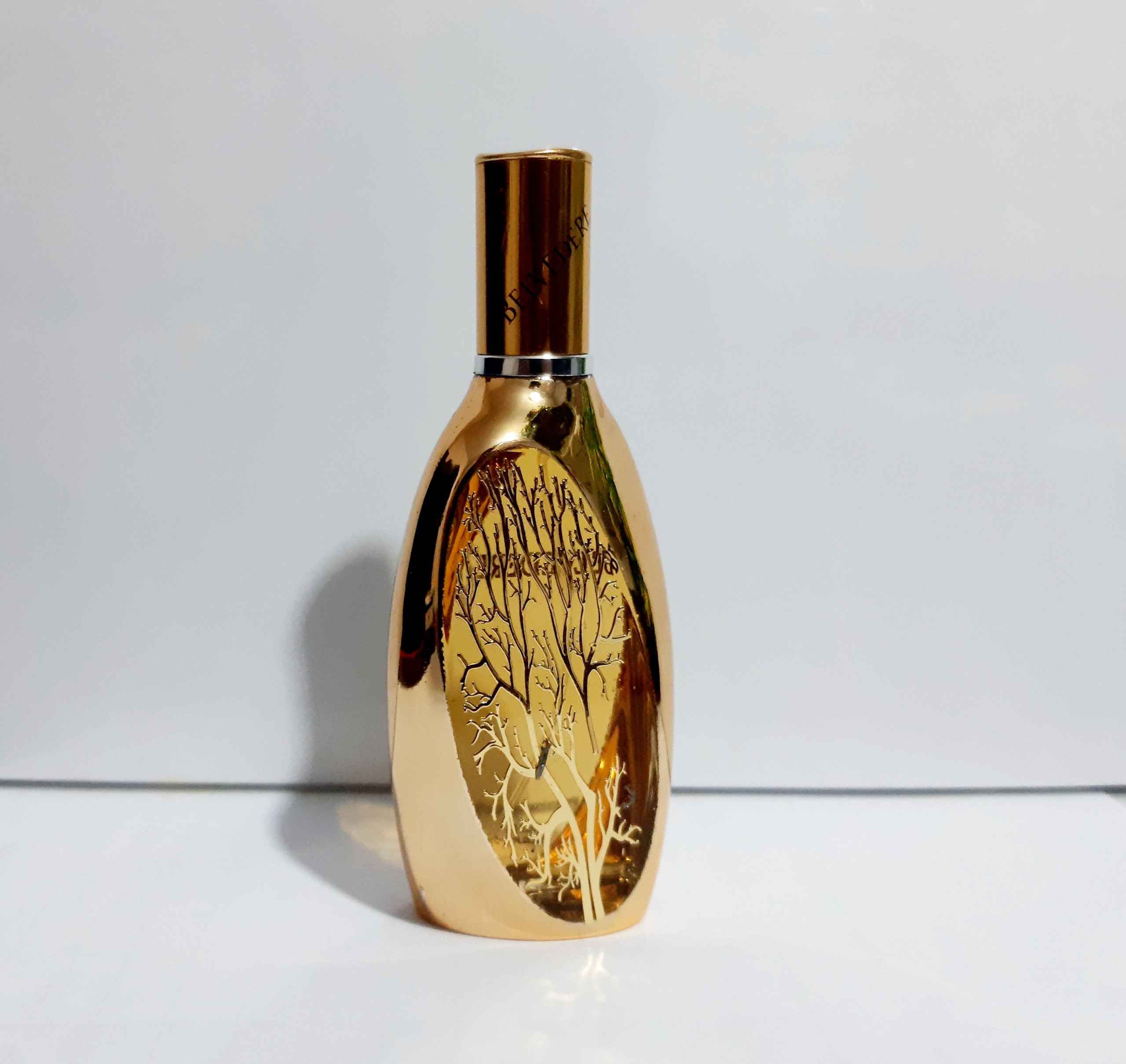 ادکلن زیبای Belvedere بدون.قیمت.