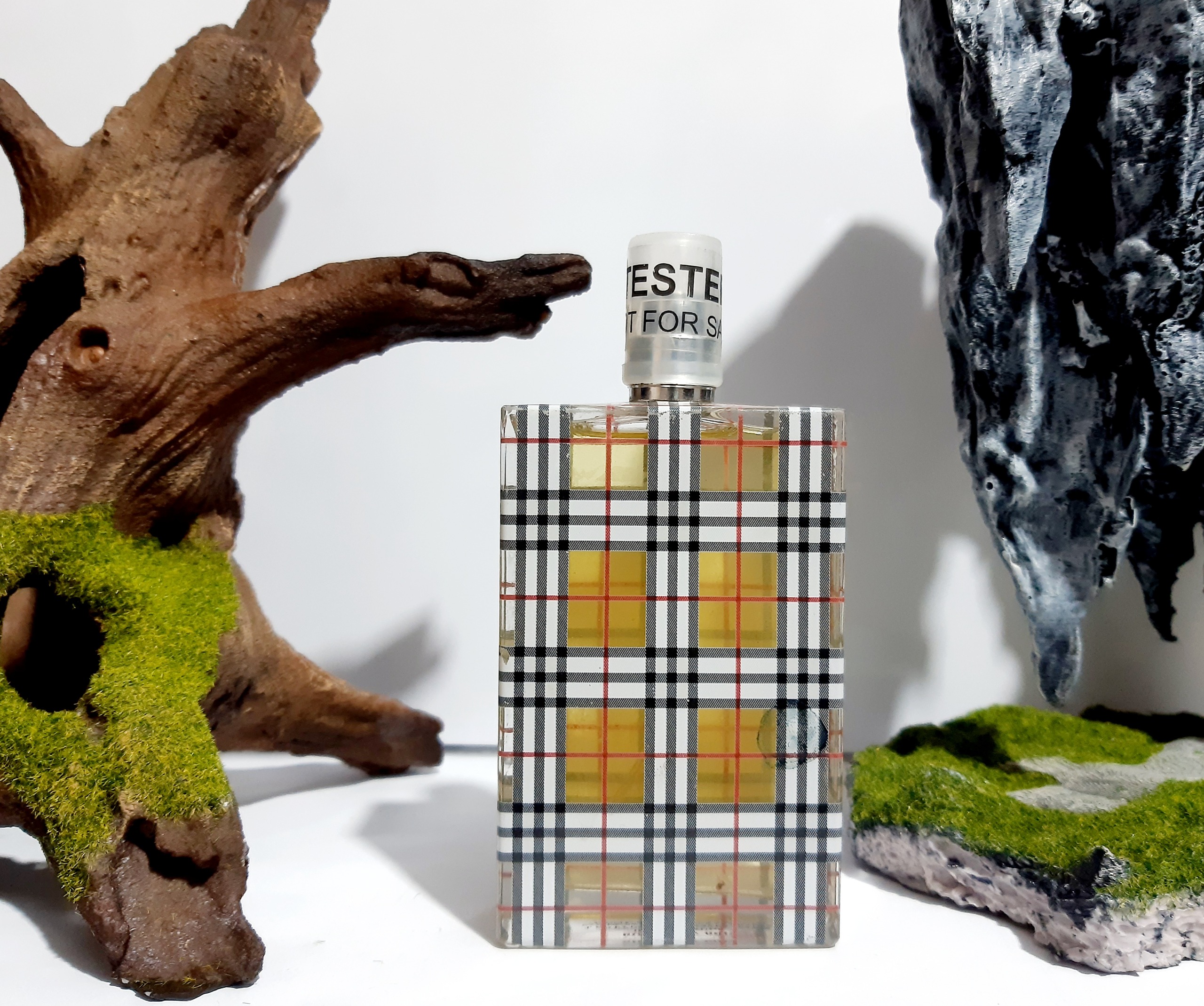 ادکلن تستر Burberry Brit بدون.قیمت.