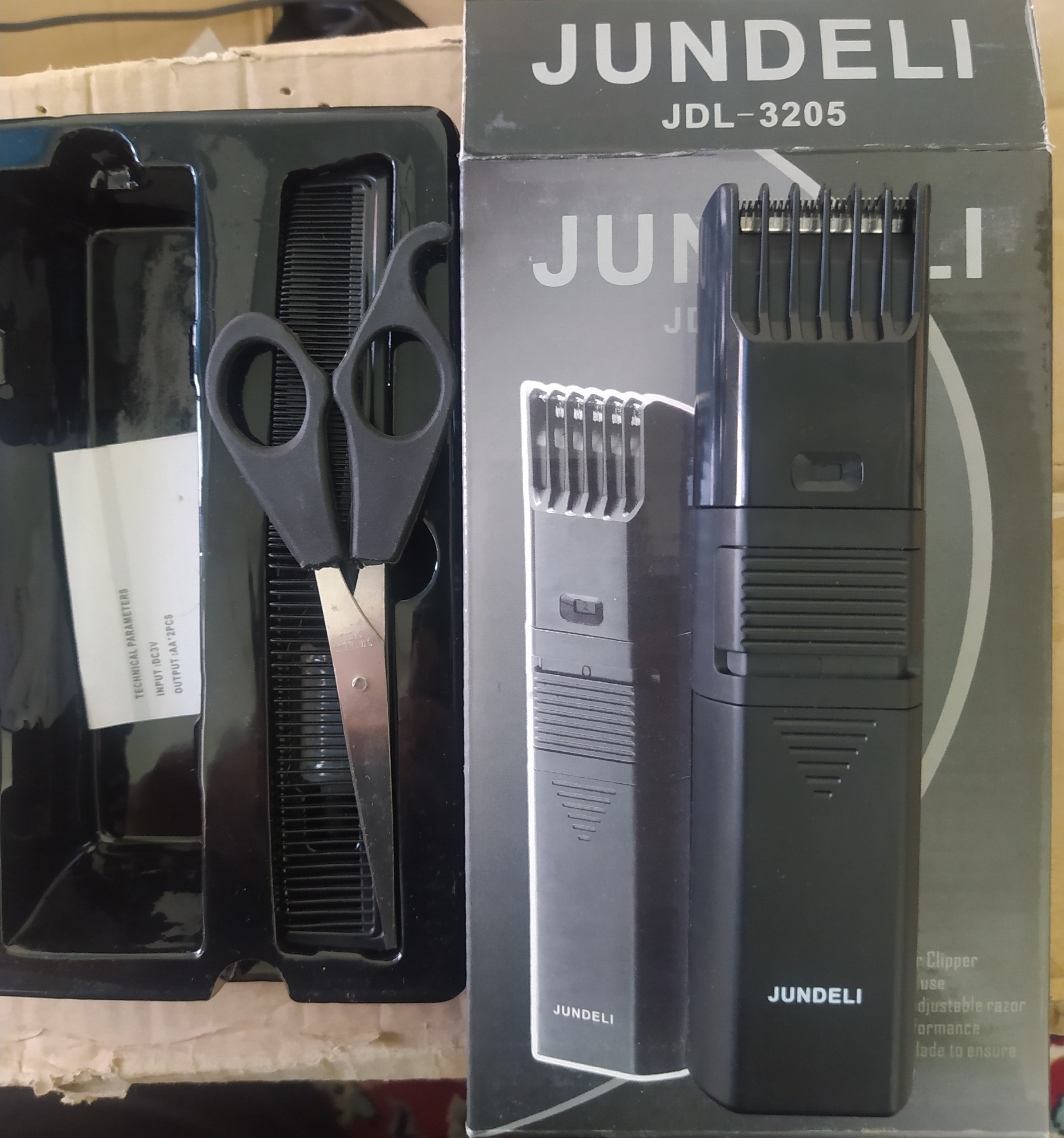 ریش تراش مسافرتی JUNDELI JDL-3205
