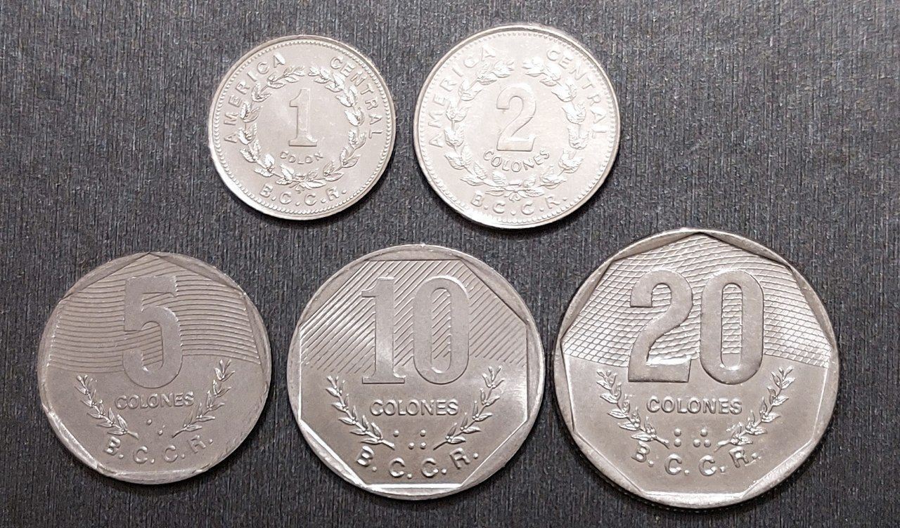 ست سکه های کاستاریکا.توضیحات