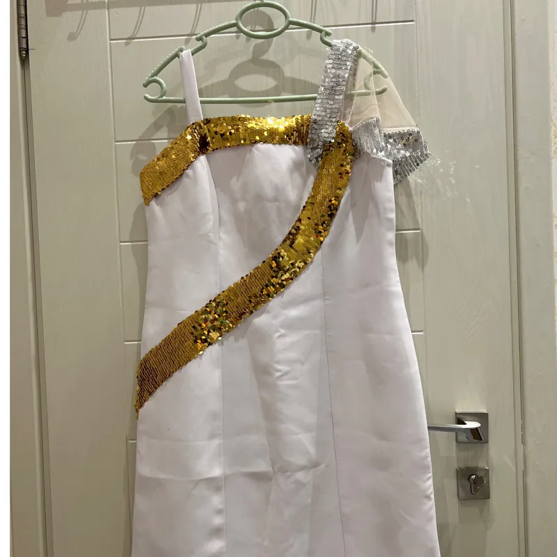 پیراهن مجلسی سفید پولکی