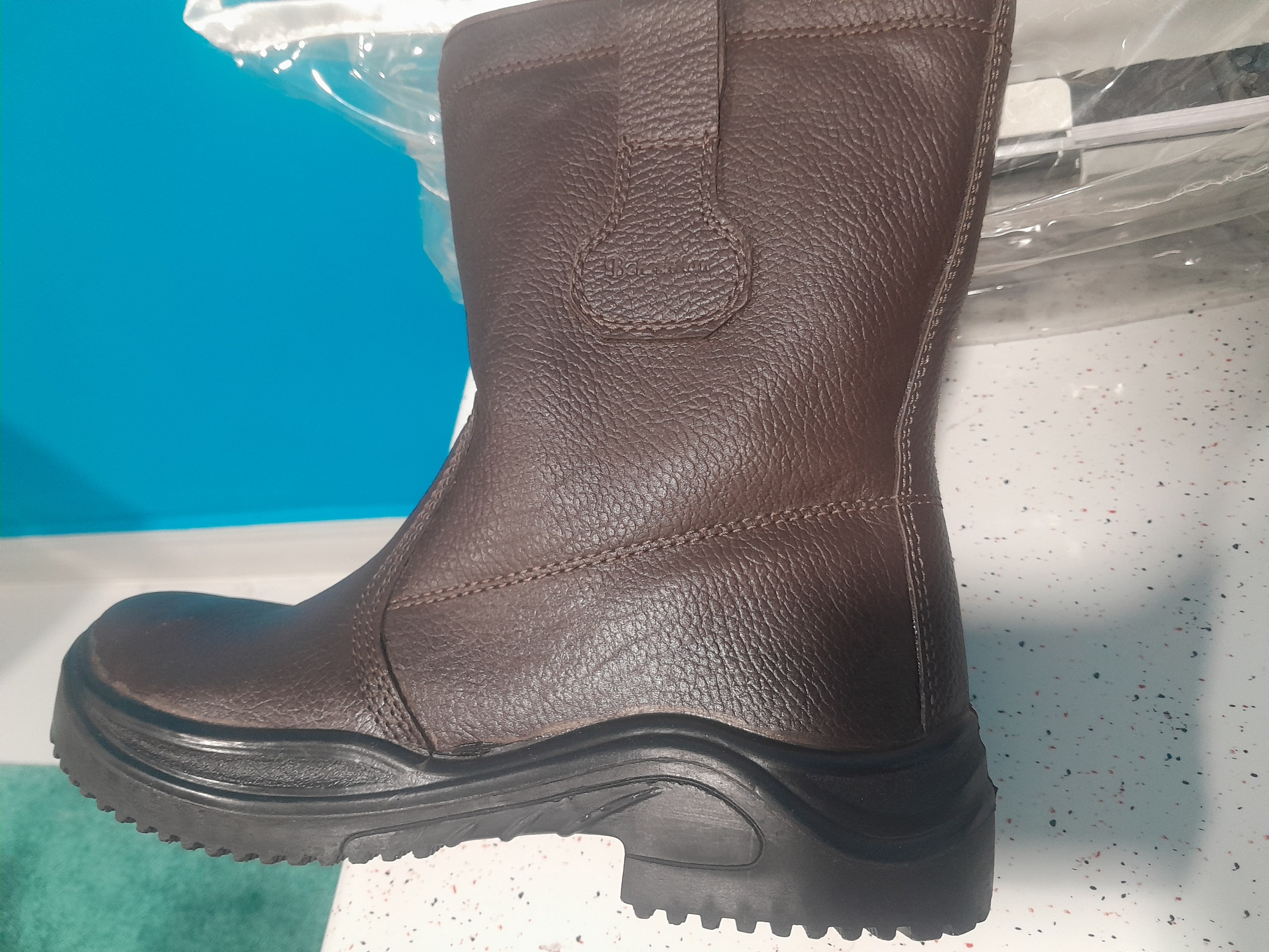 چکمه ایمنی برند بهشتیان