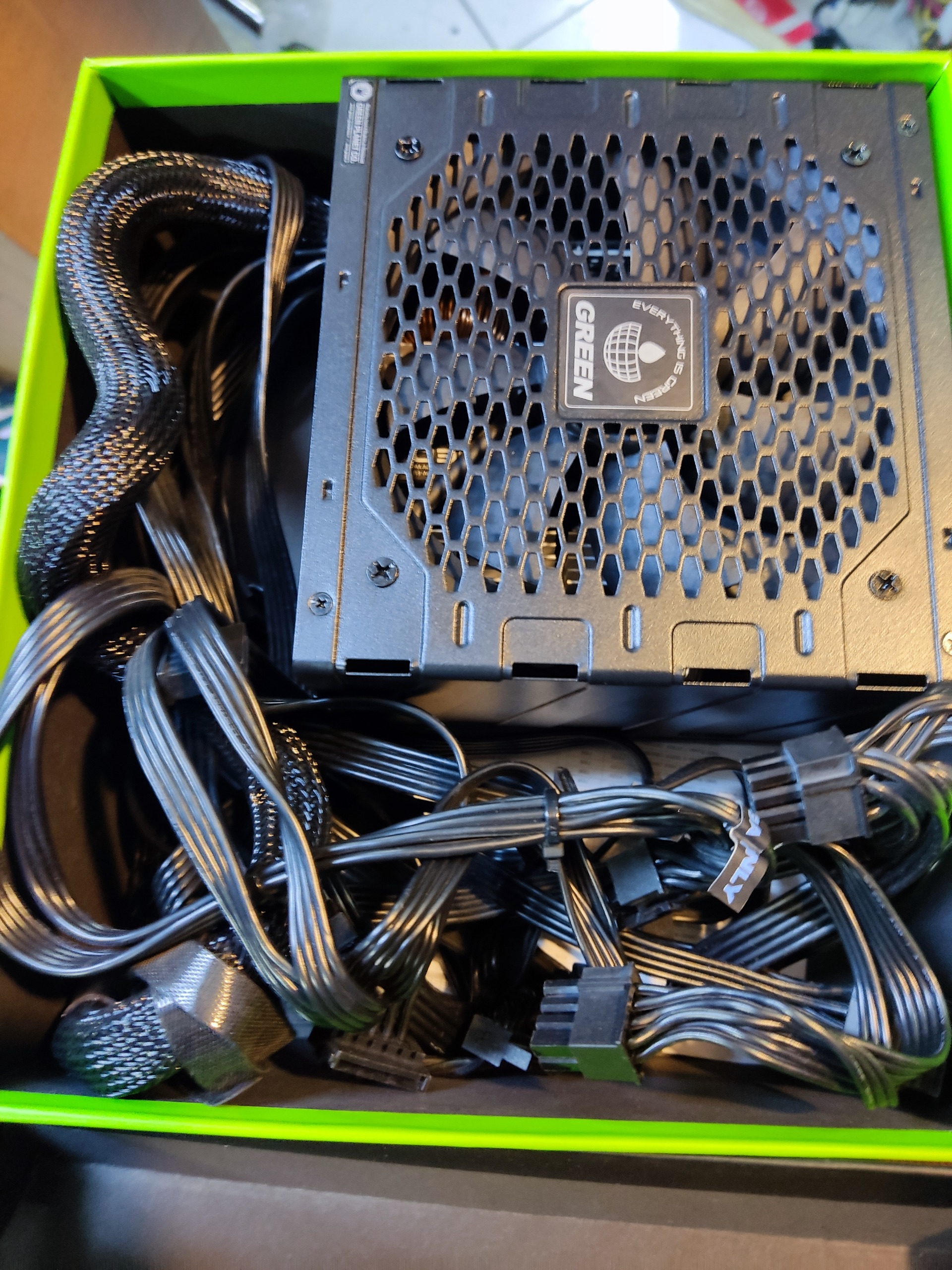 Power 800 Green 80 plus gold GP800A_GED