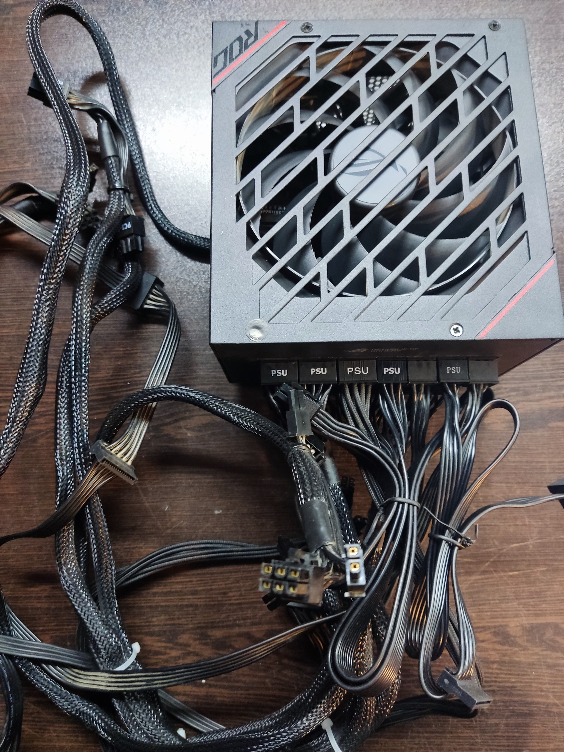 Power 850W ROG STRIX FULL MAJHOLAR 80 plus gold