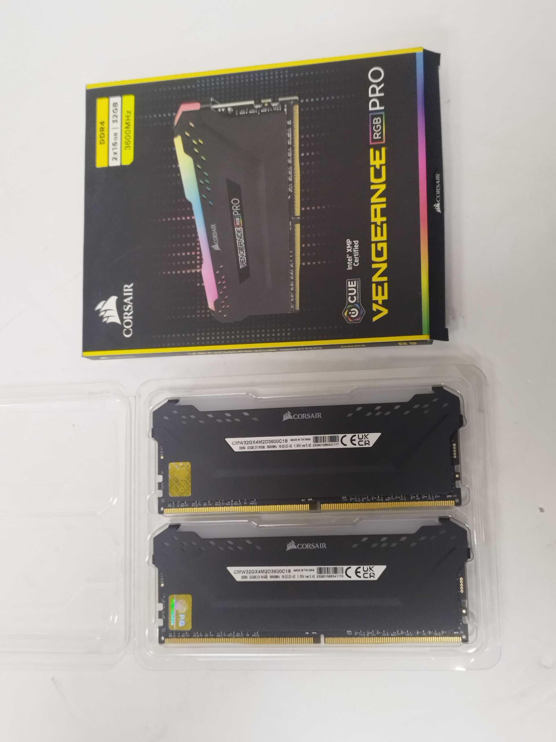 Ram 32G ddr4 3600 Corsair vengeance RGB گارانتی