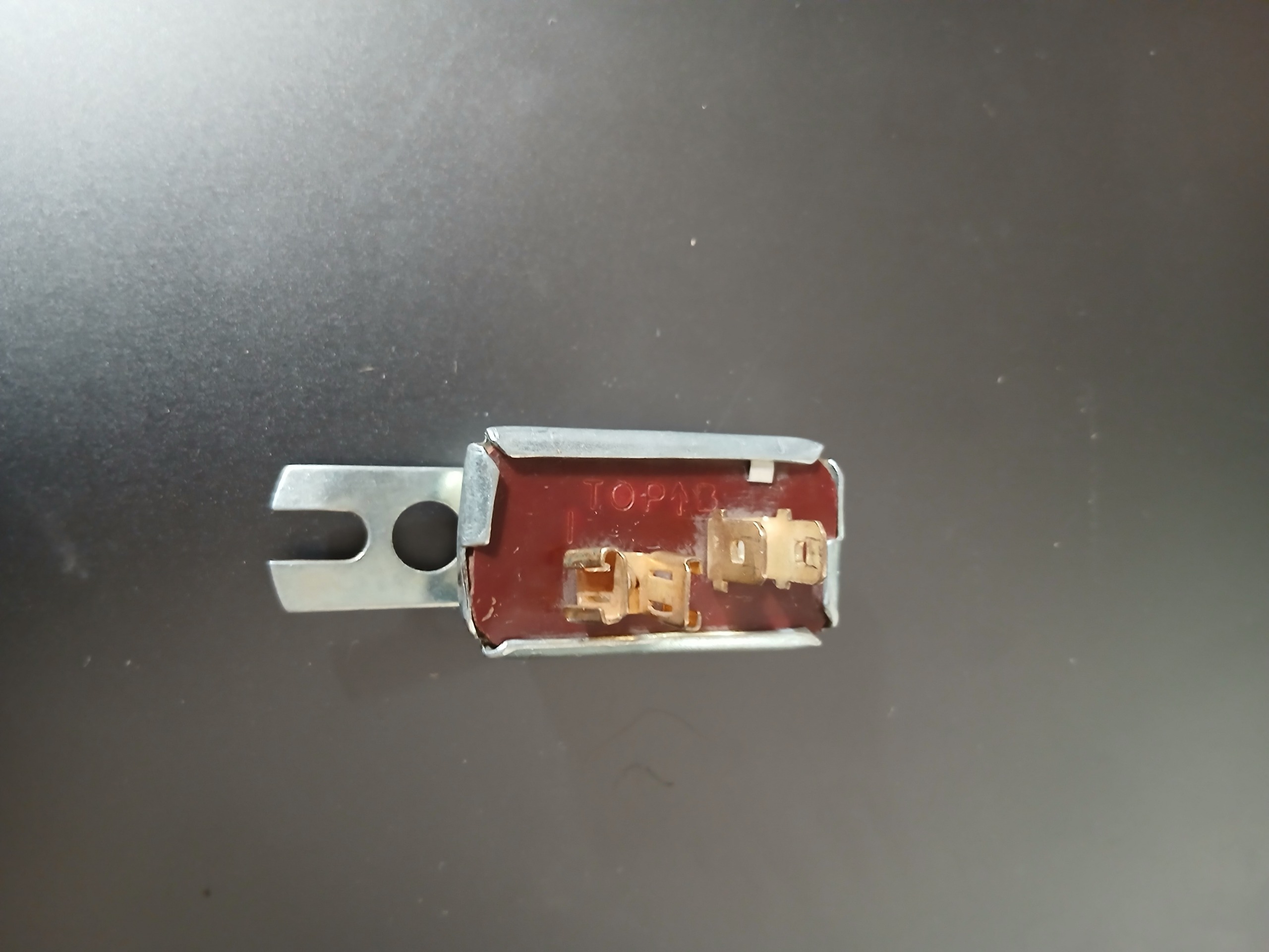 ولتاژ پشت آمپر پیکان اصلی