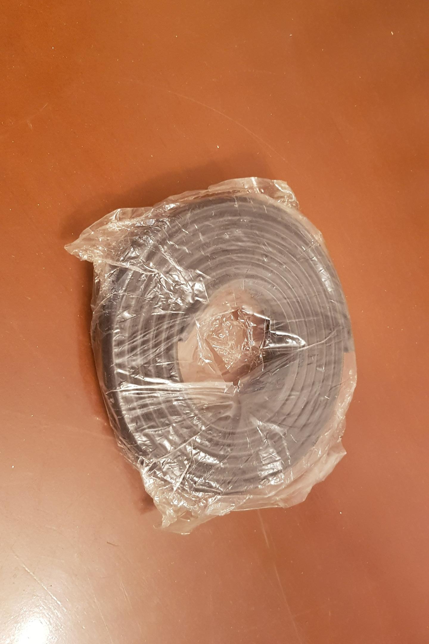 نوار آبگیر شیشه پیکان وانت