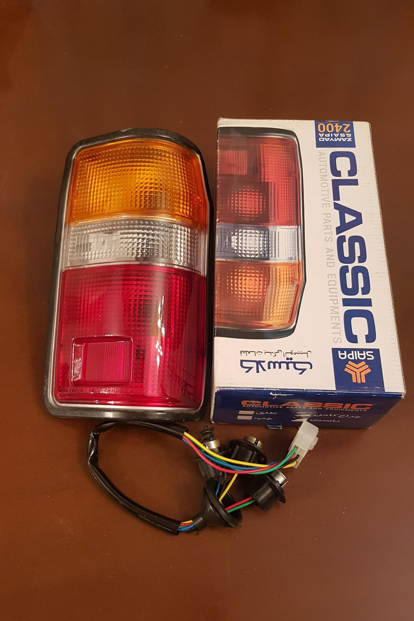 چراغ خطر عقب نیسان راست شرکتی