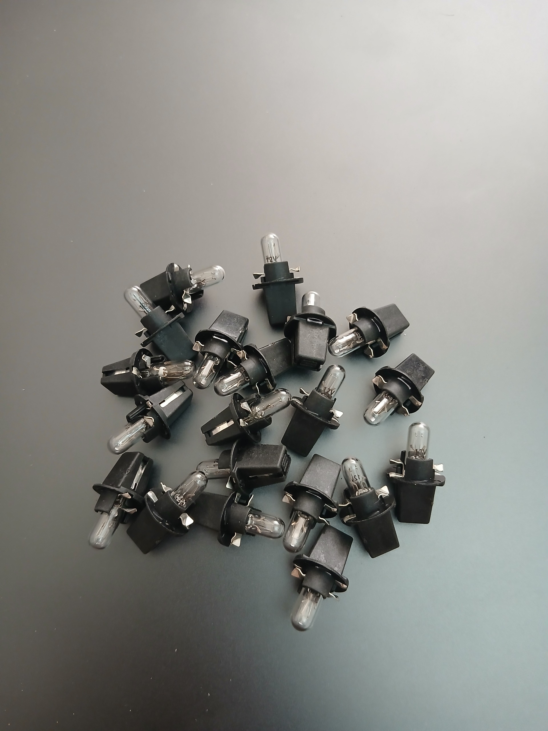 جالامپی لامپ ریز سوزنی پشت صفحه کلید پیکان وانت