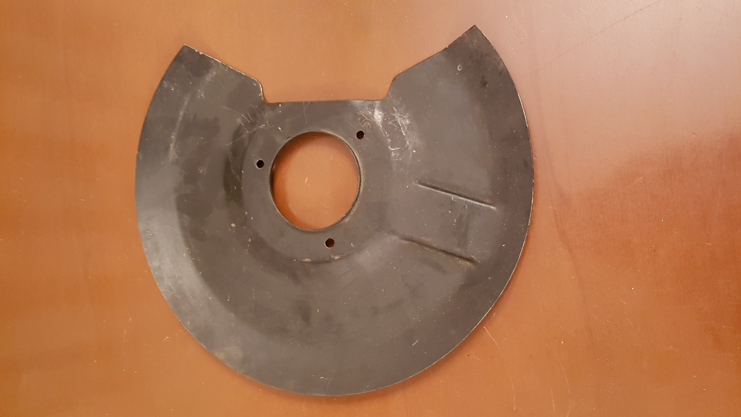 گرگیر پشت دیسک چرخ وانت پیکان