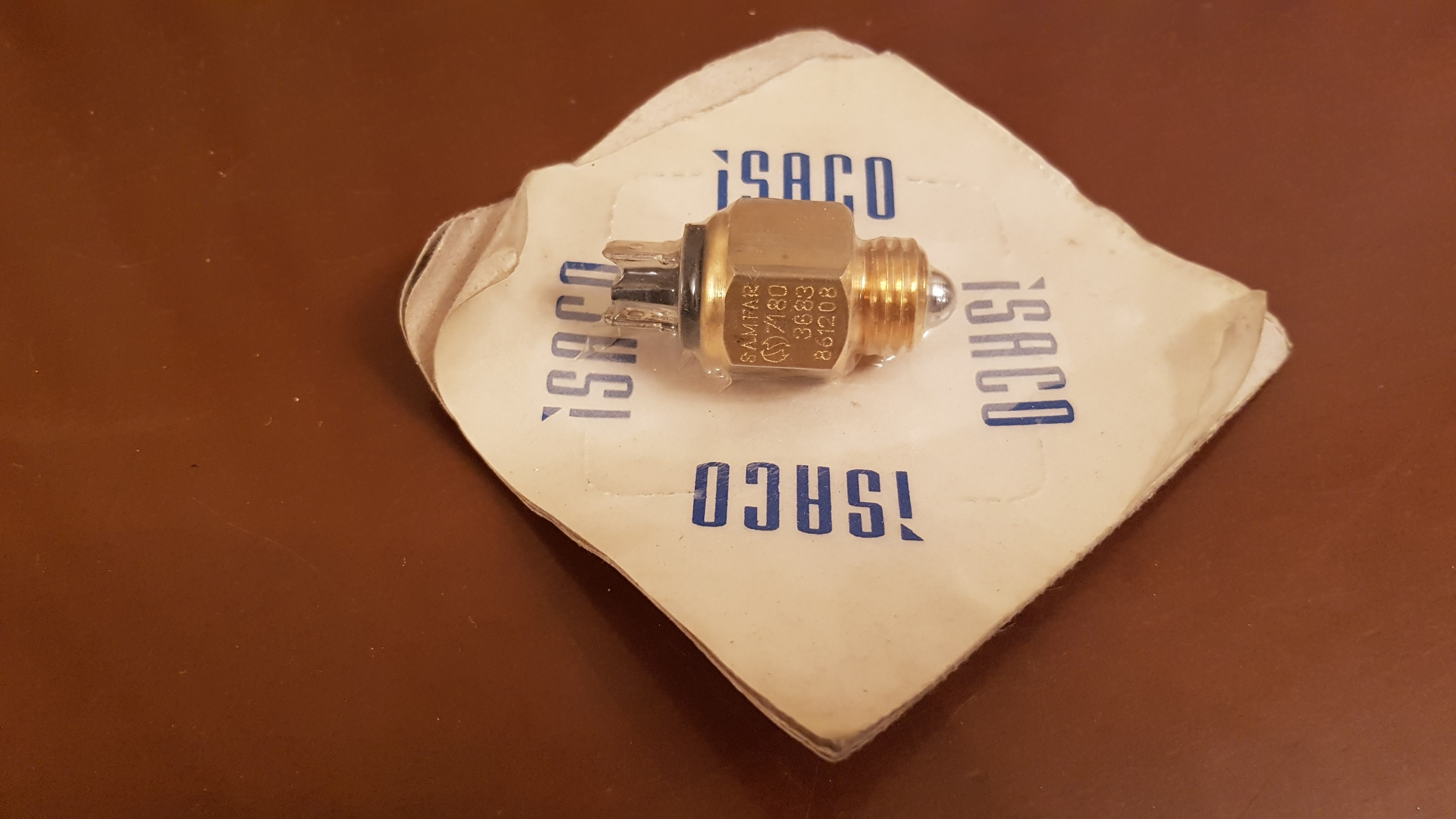 فشنگی دنده عقب آردی پیکان وانت شرکتی