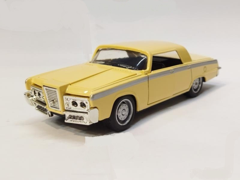 ماشین فلزی کرایسلر امپریال 1966 چراغدار وموزیکال A