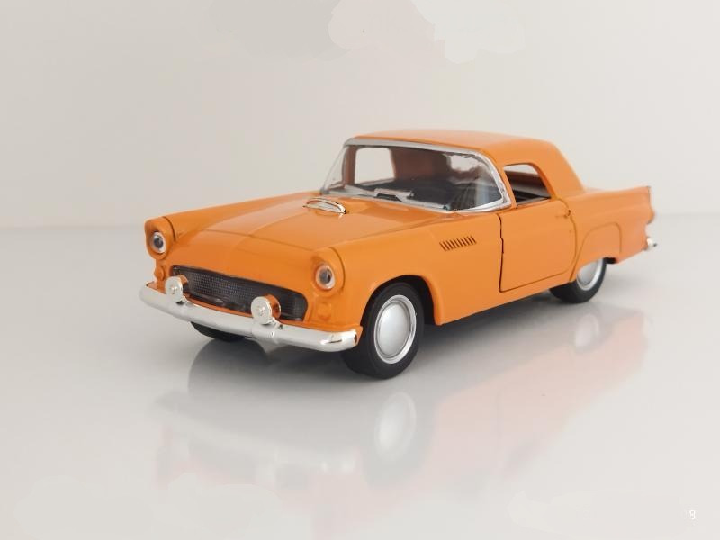 ماشین فلزی فورد تاندربرد 1955 کلاسیک