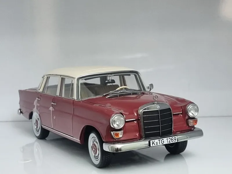 ماکت مرسدس بنز 200 برند Norev