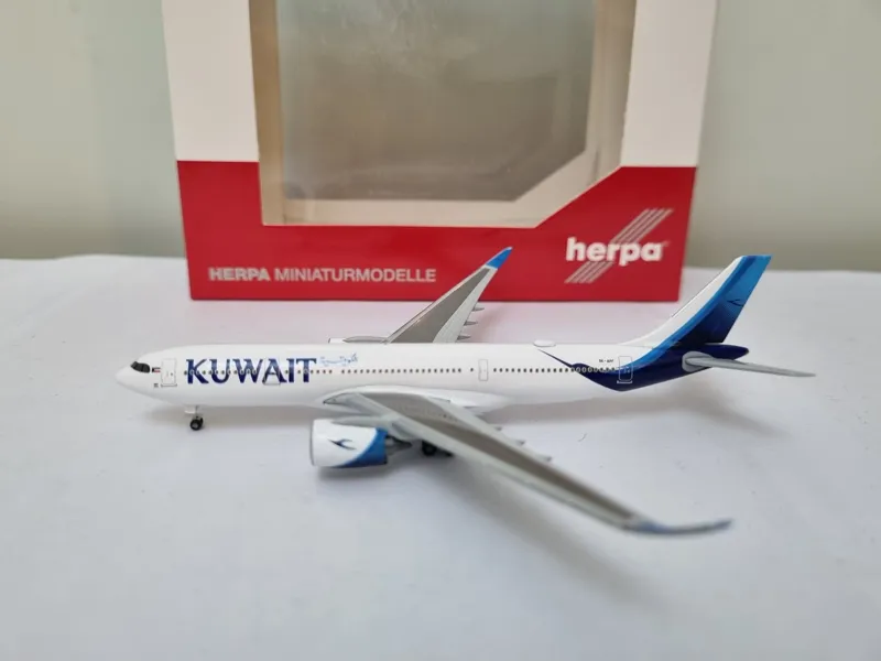 ماکت هواپیما ایرباس 330 Kuwait مقیاس 1 500