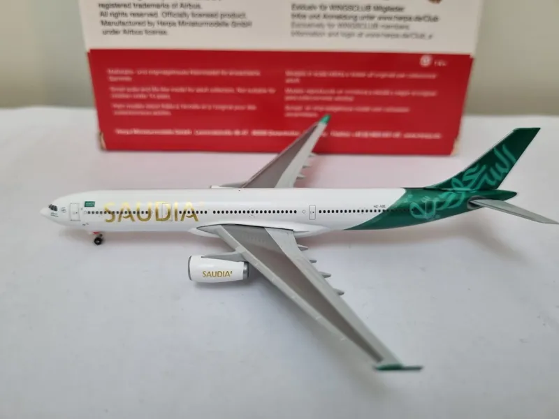ماکت هواپیما ایرباس 330 Saudia مقیاس 1 500
