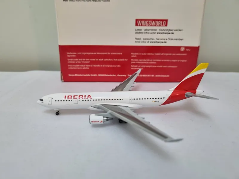 ماکت هواپیما ایرباس 330 IBERIA مقیاس 1 500