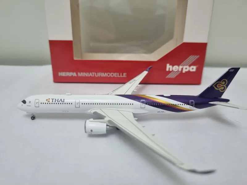 ماکت هواپیما ایرباس 350 THAI مقیاس 1 500