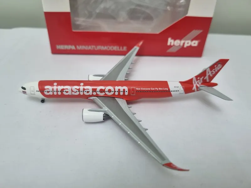 ماکت هواپیما ایرباس 900-330 Air Asia مقیاس 1 500
