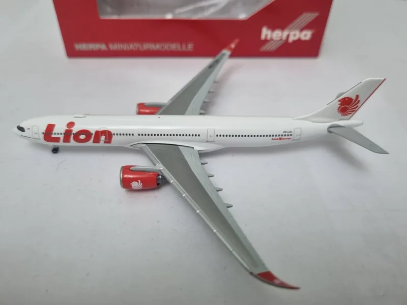 ماکت هواپیما ایرباس 330 Lion