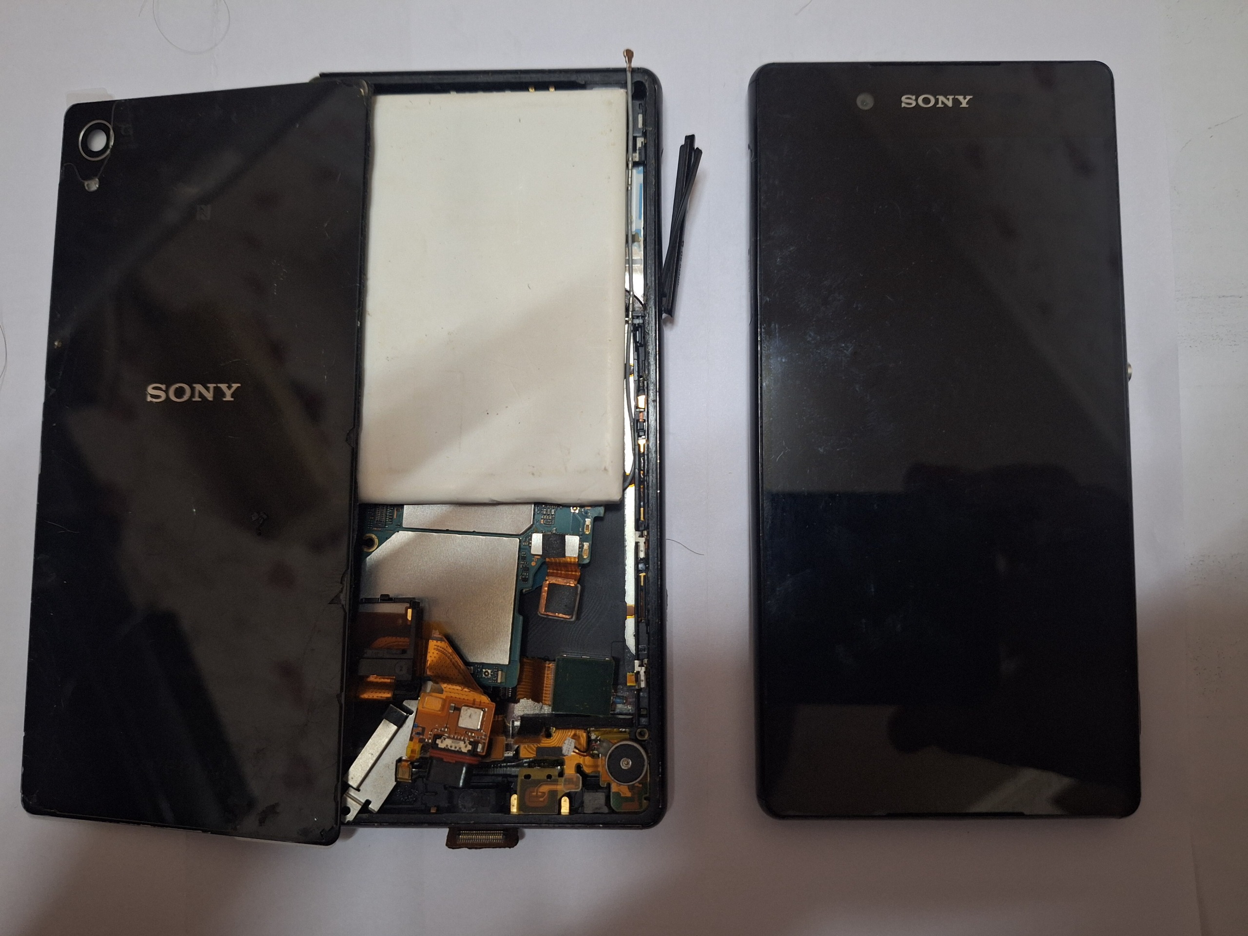 گوشی موبایل سونی مدلZ3_دو عدد