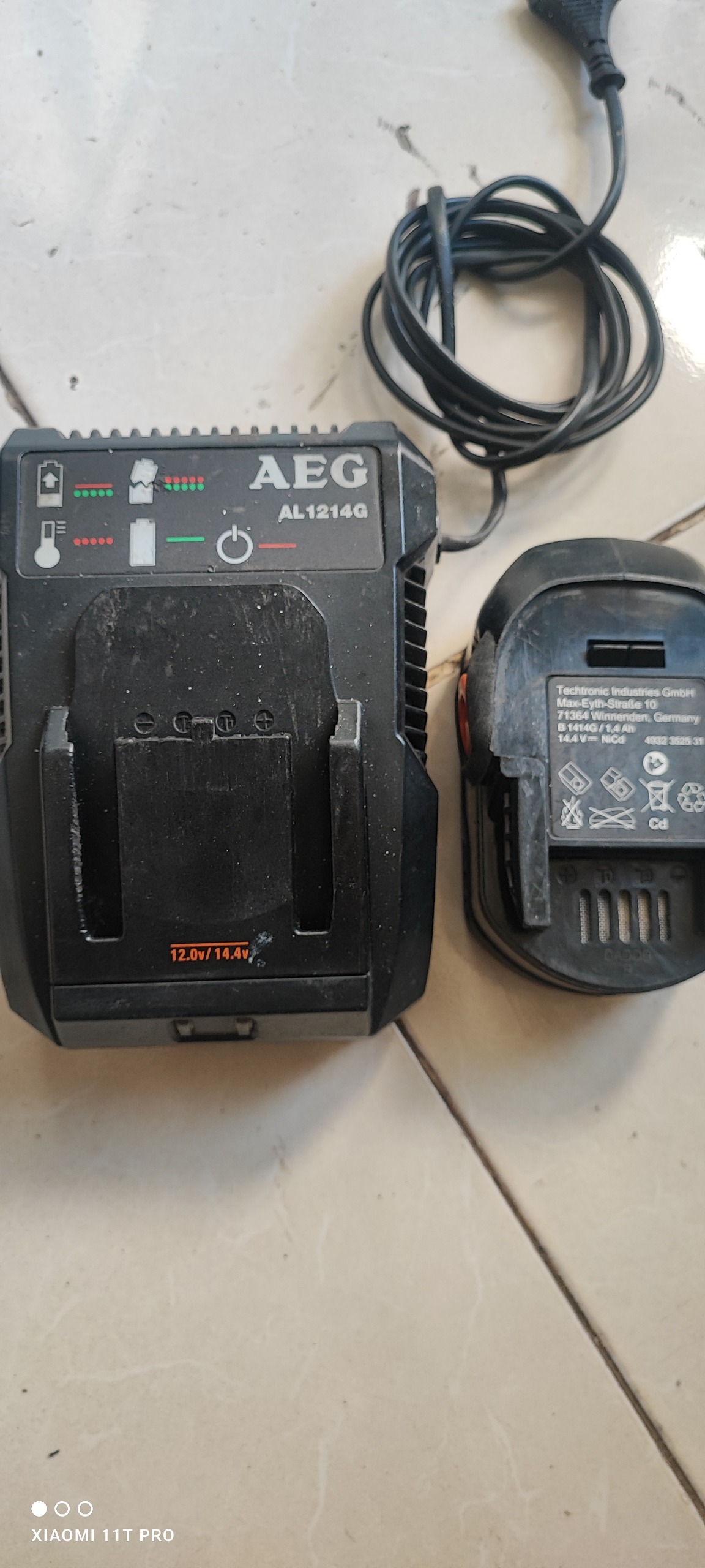 شارژر باتری AEG