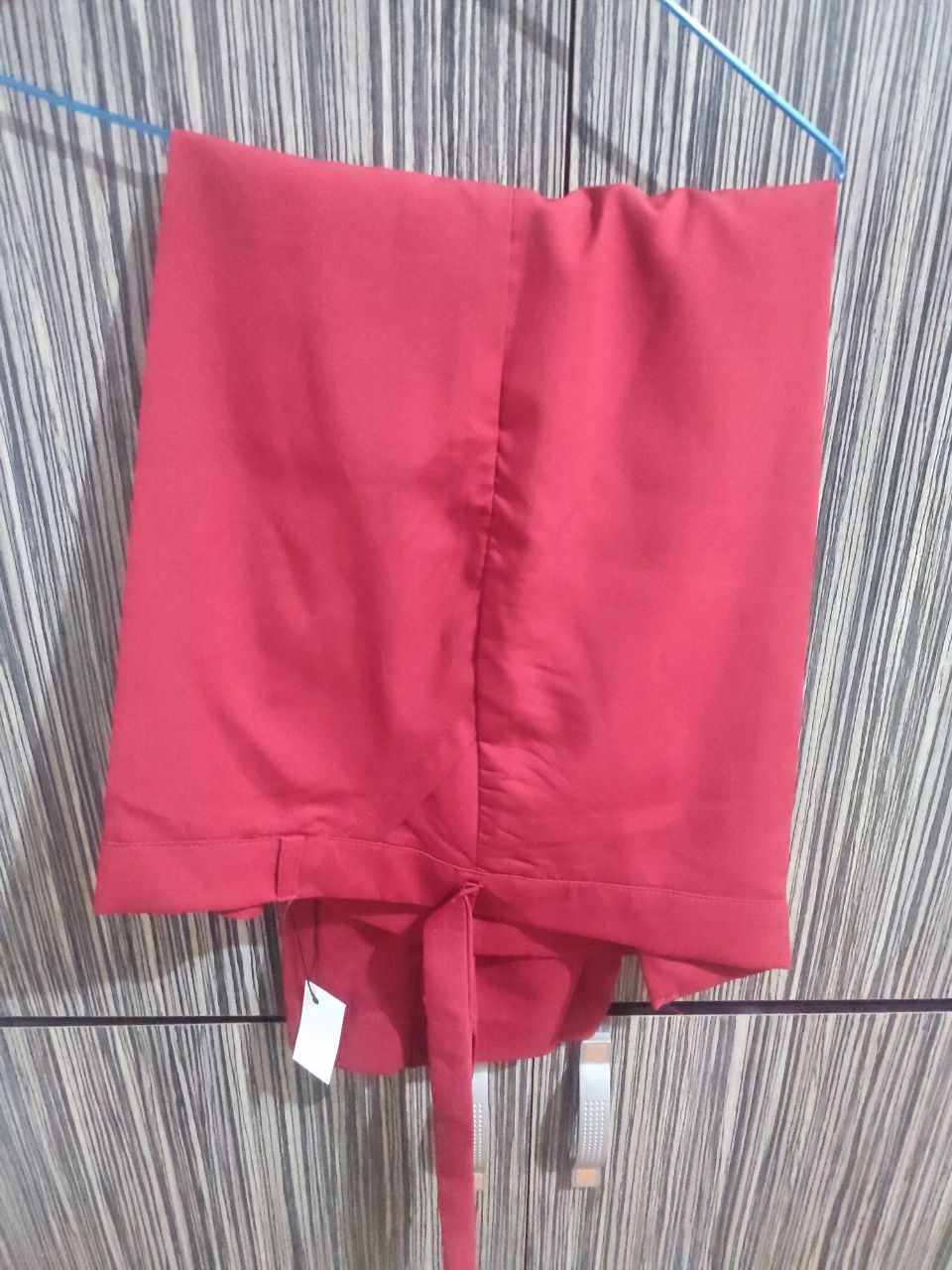 شلوار قرمز زنانه