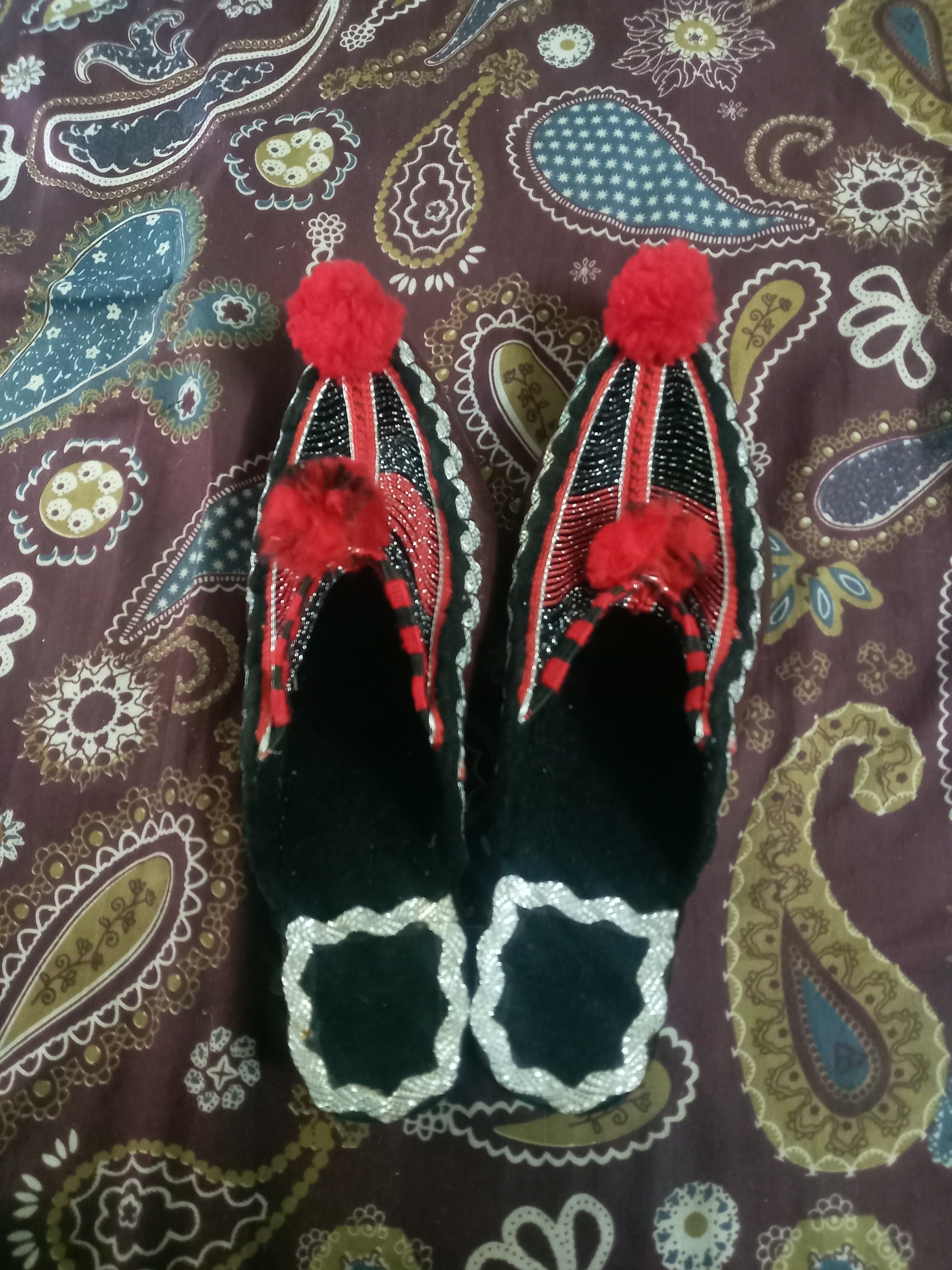 چاروق دست دوز زنجان  توضیحات مهم