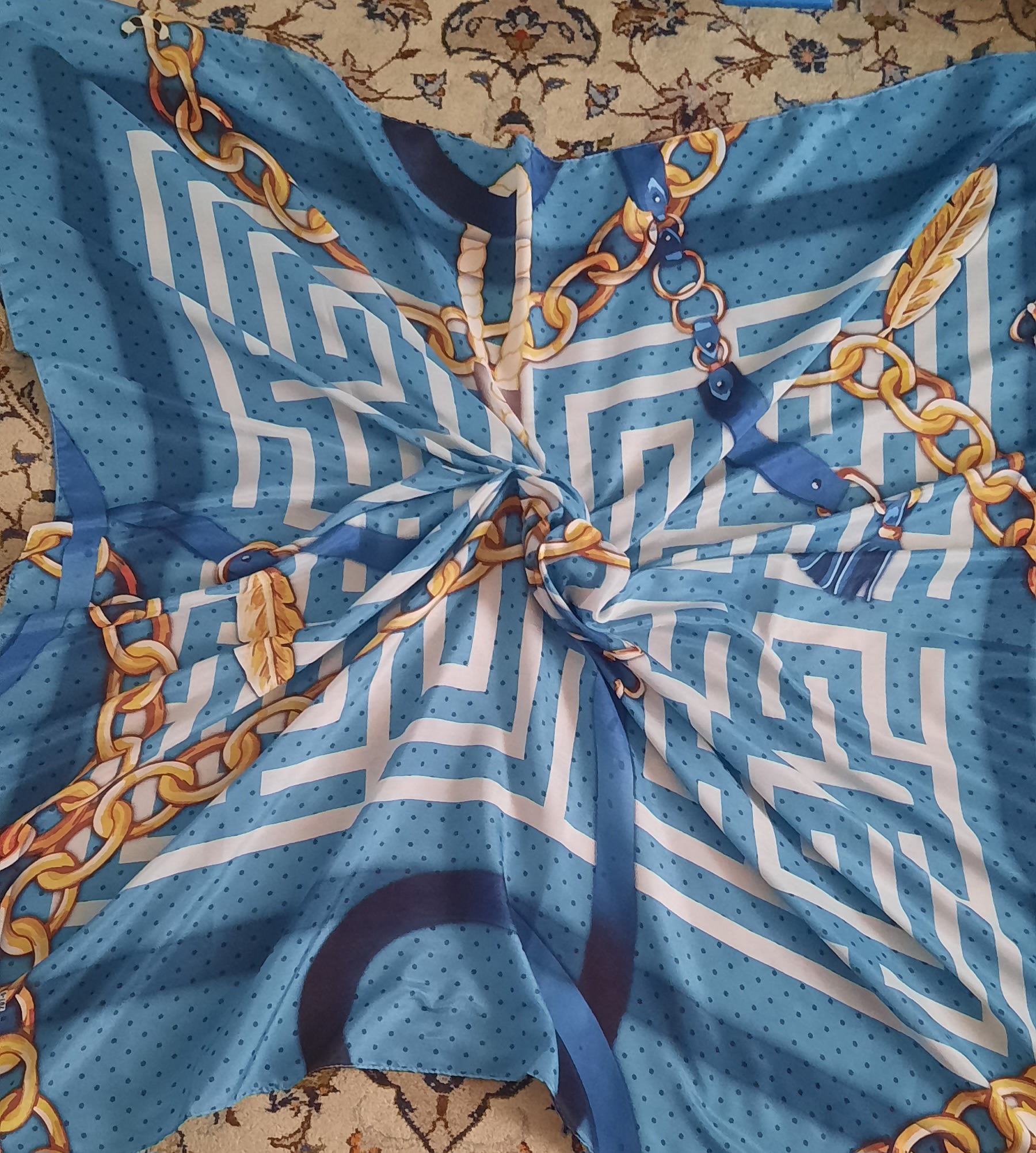 روسری نخی بزرگ