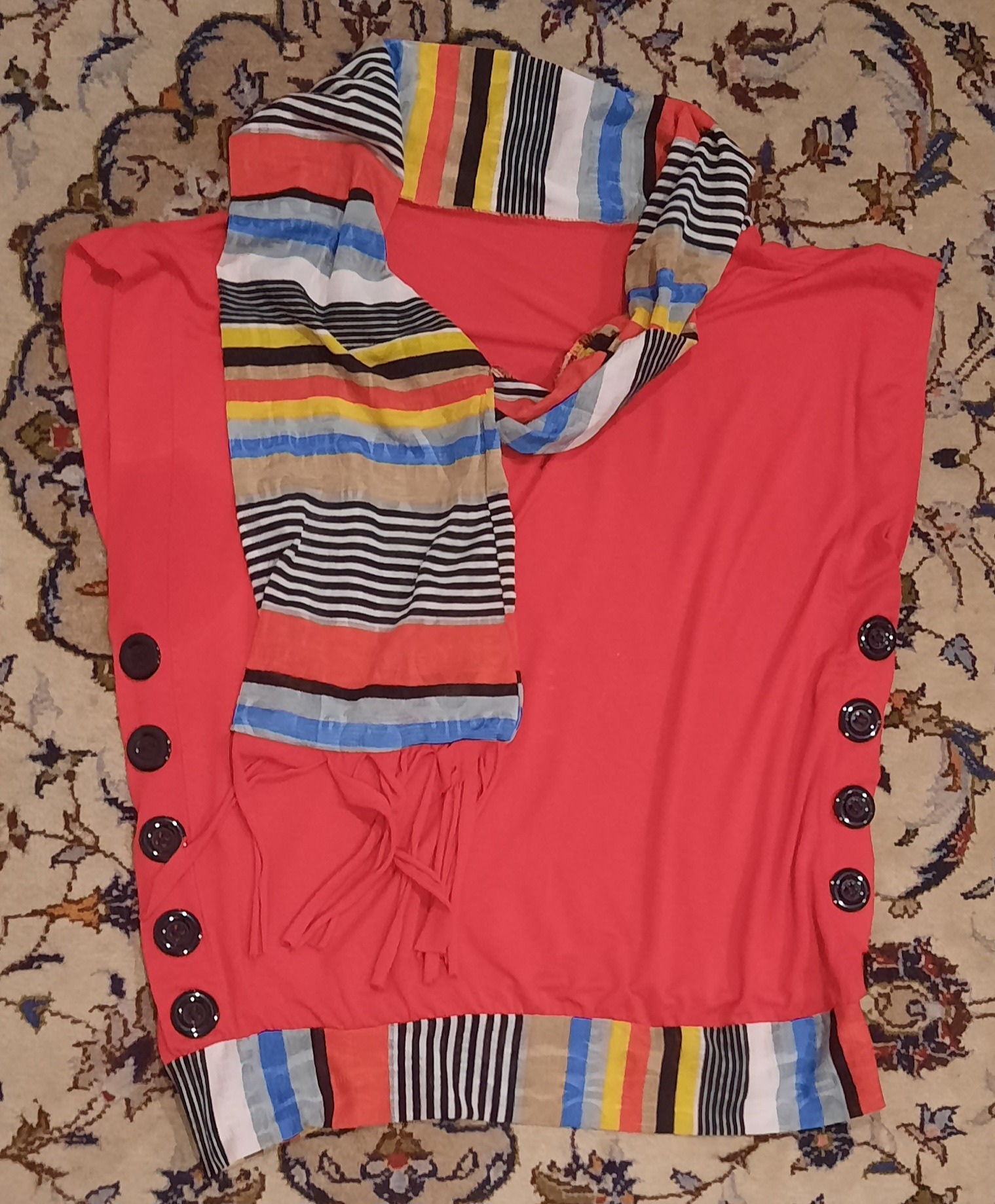 تیشرت قرمز زنانه