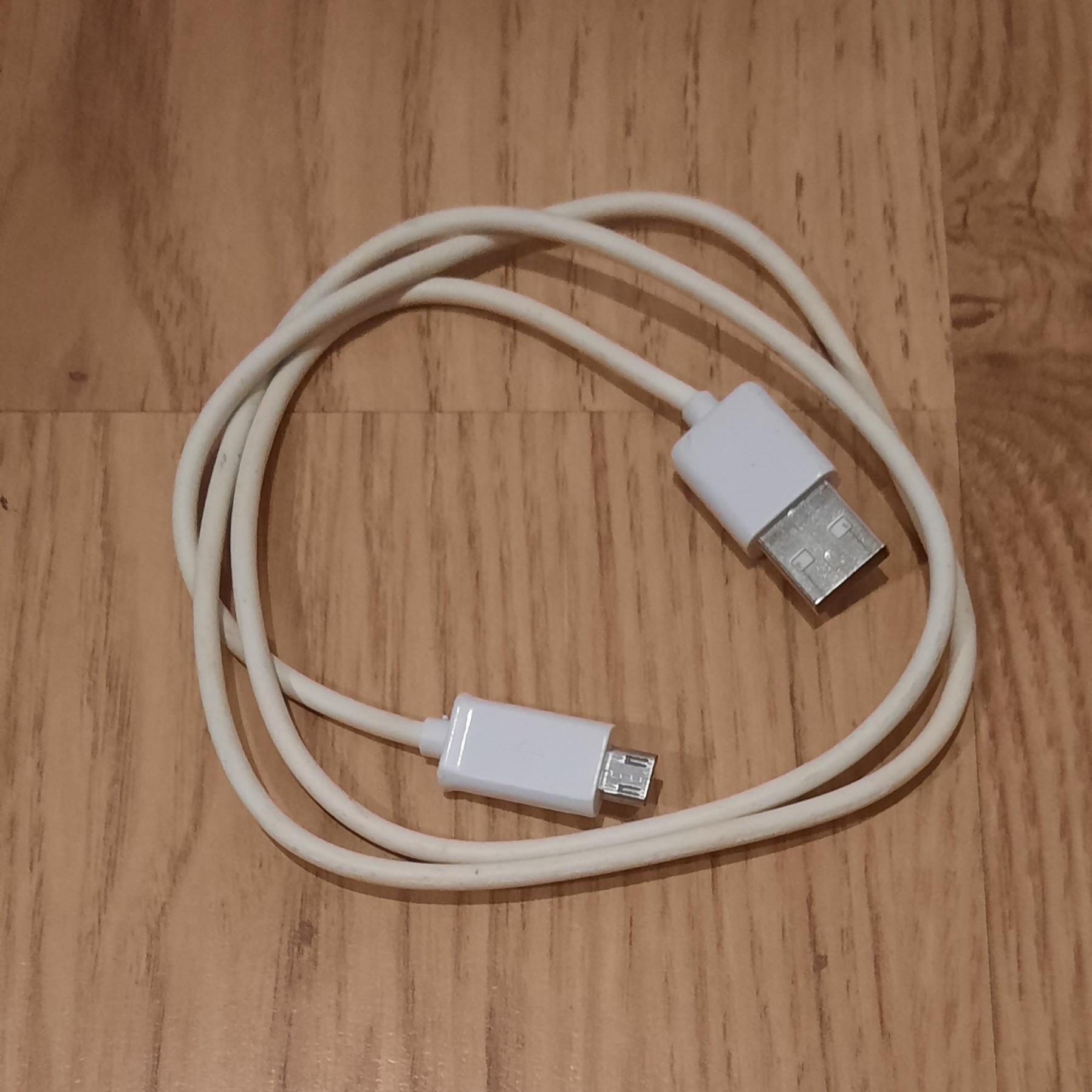 کابل شارژ سفید