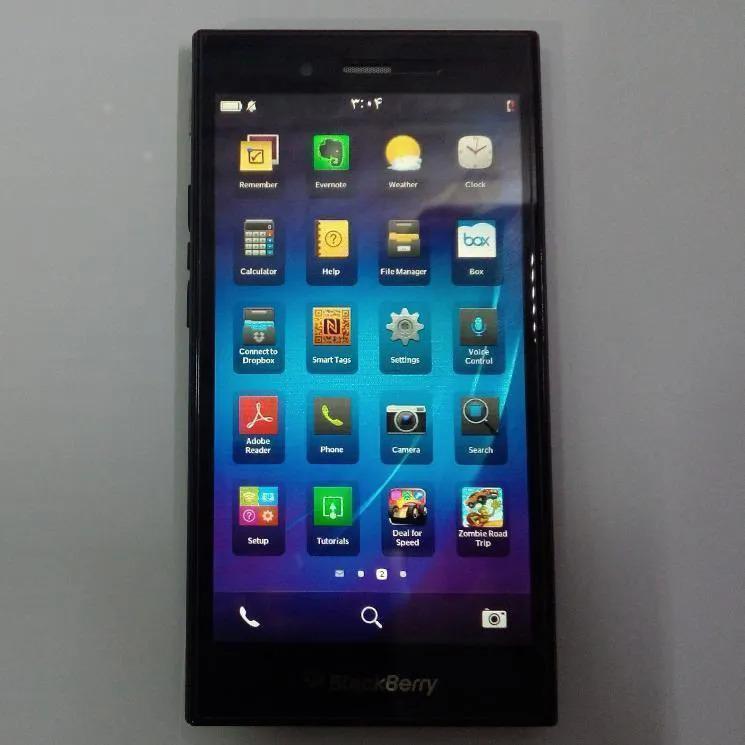 گوشی موبایل بلک بری مدل Z3