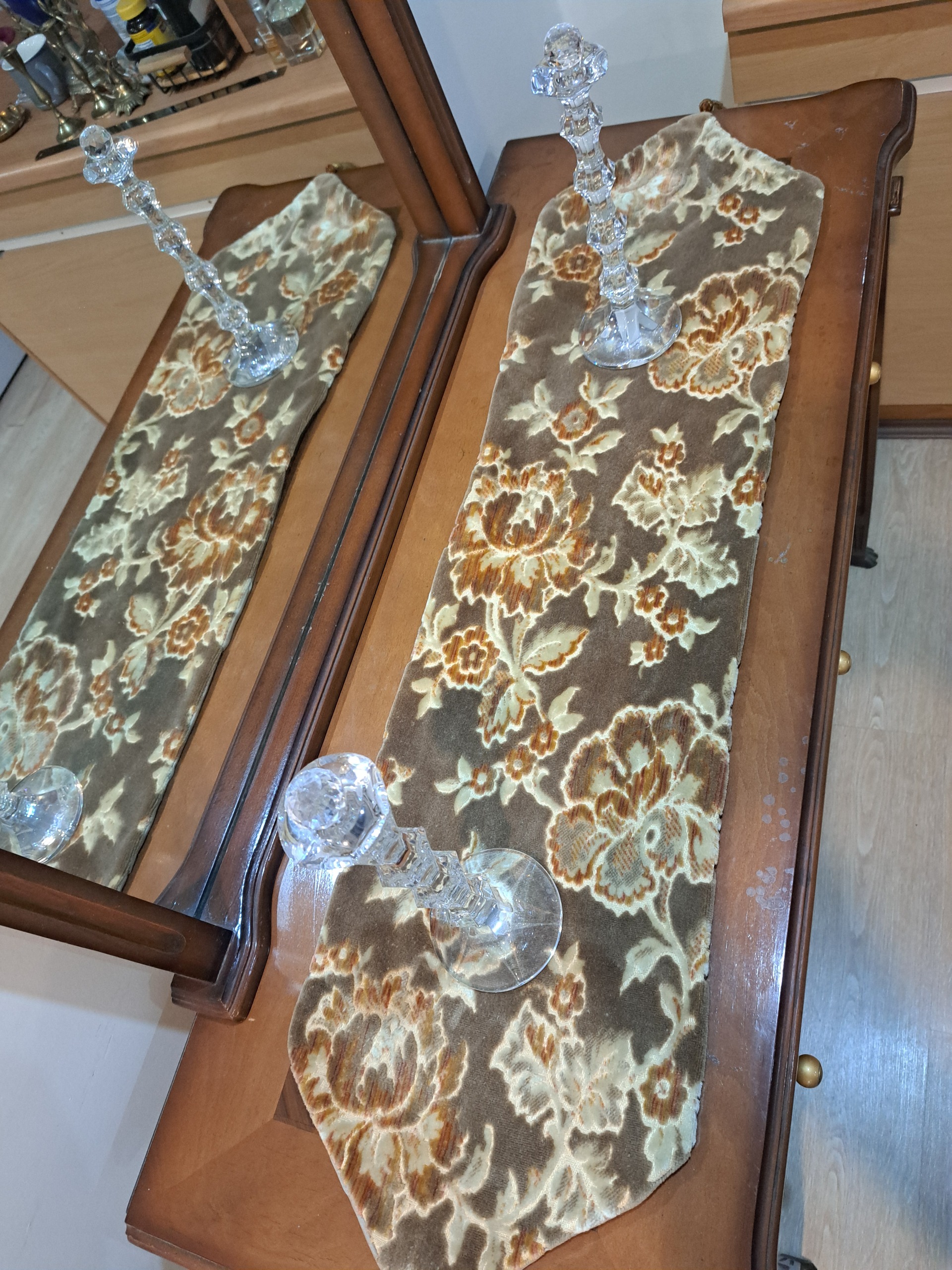رومیزی رانر مخمل قدیمی