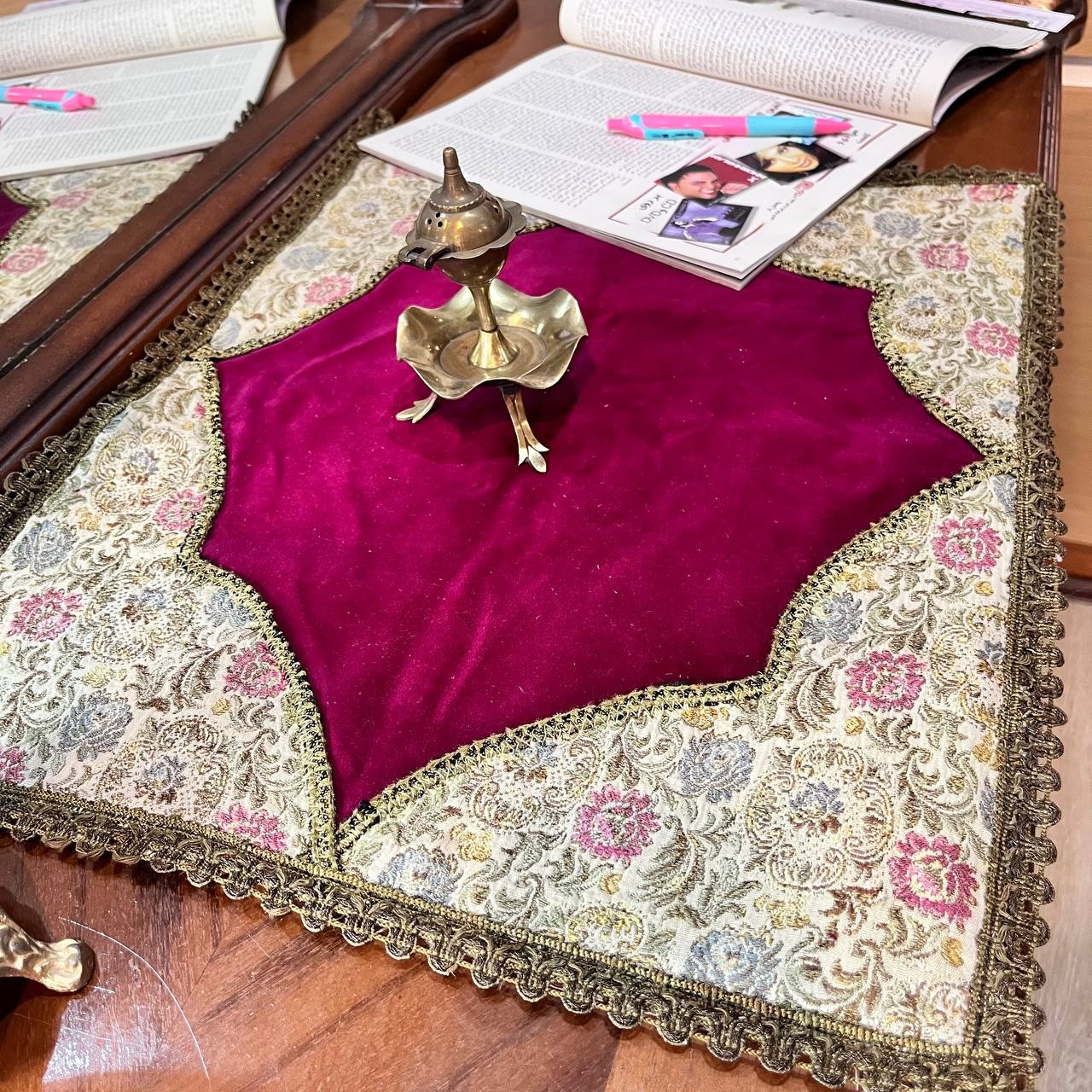 رومیزی مخمل قدیمی خارجی