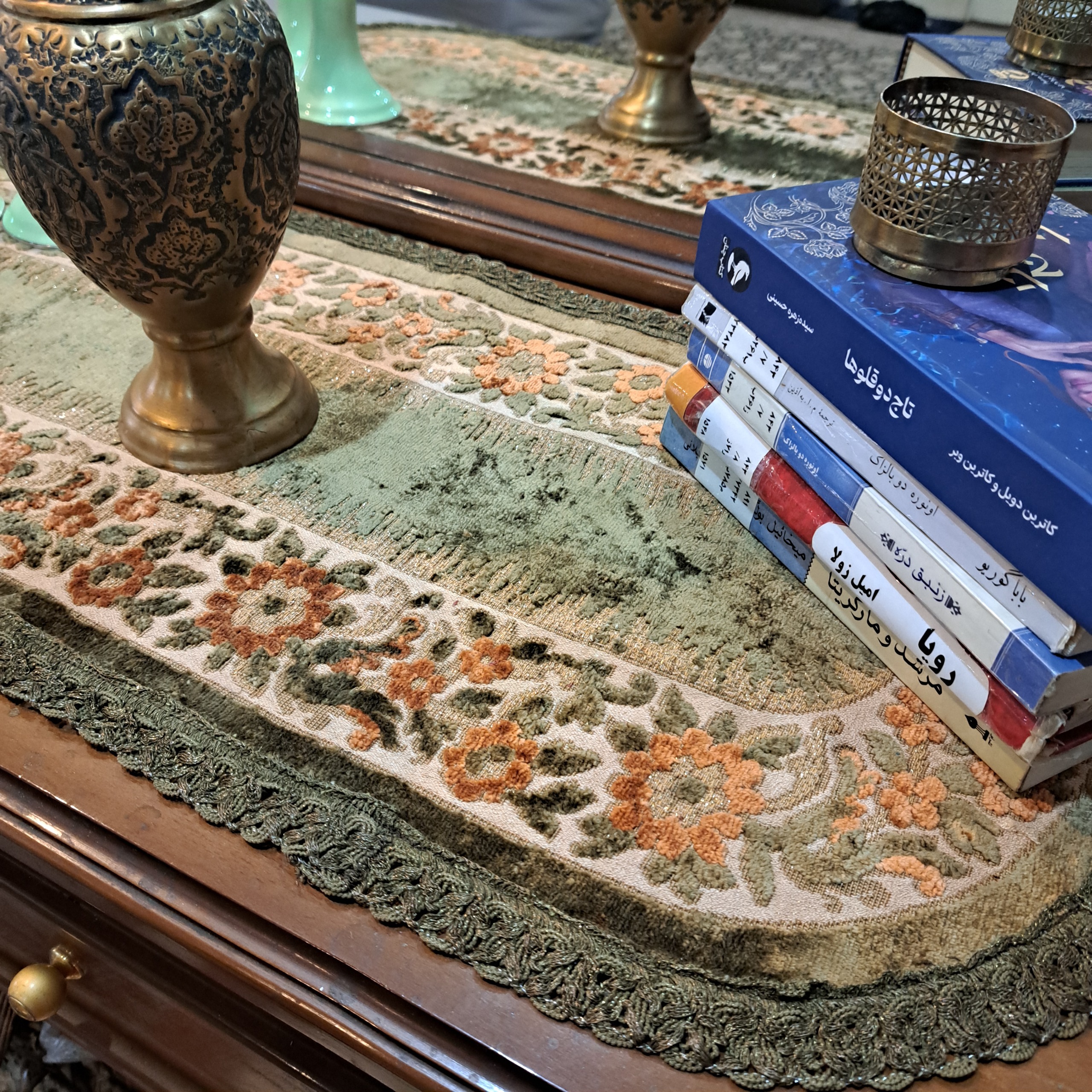 رانر،رومیزی مخمل گل برجسته