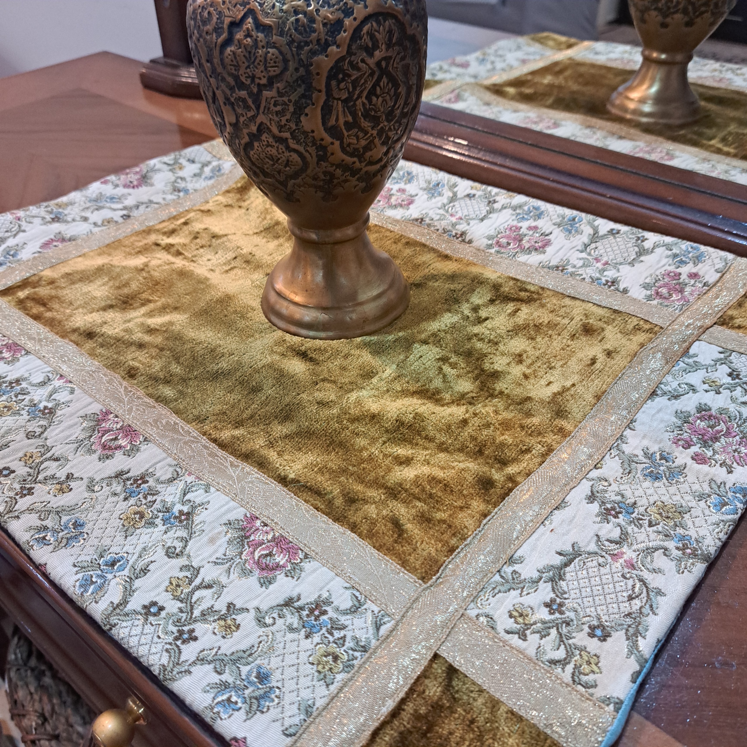 رومیزی مخمل آنتیک قدیمی