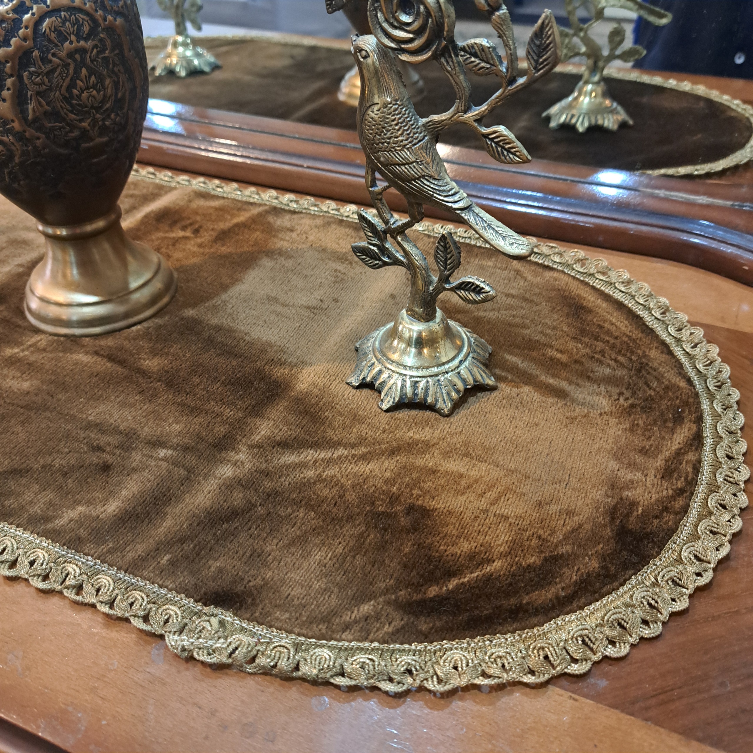 رومیزی مخمل خارجی